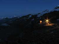 25_Primi raggi in vetta al Monte Bianco dal rif. Mantova